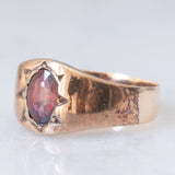 Anello chevalier retrò in oro giallo 14K con granato (1ct ca.), anni ‘40