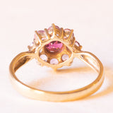 Anello a margherita vintage in oro giallo 9K con tormalina rosa (0.15ct ca.) e zaffiri rosa sintetici (0.40ctw ca.), anno 2004