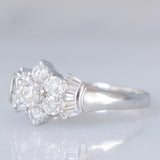 Anello a fiore vintage in platino con diamanti (0.76ctw), anni ‘80