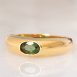 Anello a fascia in oro giallo 8K con cromodiopside (0.50ct ca.), anni ‘70/‘80