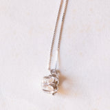 Collana con catenina in oro bianco 18K con punto luce in oro bianco 18K e con diamante di taglio vecchio (0.46ct ca.)