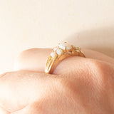 Anello vintage in oro giallo 9K con opali