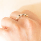 Veretta vintage in oro giallo e bianco 9K con zaffiri (0.20ctw ca.) e diamanti di taglio brillante (0.20ctw ca.), anno 1984