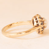 Anello a margherita vintage in oro giallo 9K con opale (0.40ct ca.) e zaffiri (1.20ctw ca.), anni ‘50