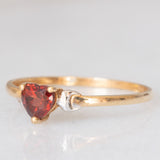 Solitario vintage in oro giallo 9K con granato di taglio a cuore (0.60ct ca.)