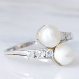 Anello contrarier vintage in oro bianco 18K con perle bianche e diamanti di taglio rosetta (0.36ctw ca.), anni ‘50/‘60