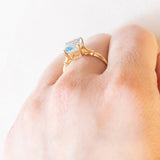 Anello vintage francese in oro giallo 18K con topazio azzurro trattato (2.70ct ca.), anni ‘50/‘60