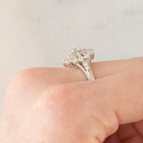 Anello a fiore in platino con diamanti di taglio brillante (0.50ctw), anni ‘60/‘70