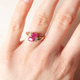Anello "bypass" vintage in oro giallo 9K con rubini (1ctw ca.) e diamanti