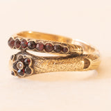 Anello a serpente antico in oro giallo 14K con granati e perlina bianca, primi del ‘900