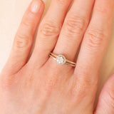 Anello a fiore vintage in oro bianco 9K con diamanti (0.22ctw ca.), anni ‘80/‘90