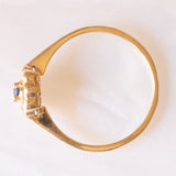 Anello a fiore vintage in oro giallo 14K con zaffiro (0.08ct ca.) e diamanti di taglio brillante (0.20ctw ca.), anni ‘80
