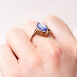 Anello a navette vintage in oro giallo 9K con jasperware rappresentante la dea Diana, anni ‘70