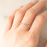 Anello intrecciato in oro bianco 9K con diamanti (0.05ctw ca.), anni ‘80