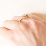 Anello bypass in oro giallo e bianco 9K con diamanti di taglio brillante (0.26ctw ca.), anno 1986