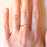 Anello vintage in oro giallo 9K con opale (0.15ct ca.), anno 1987