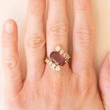 Anello bypass vintage in oro giallo 18K con tormalina rosa (4ct ca.) e diamanti di taglio brillante (0.90ctw ca.), anni ‘80