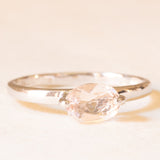 Solitario vintage in oro bianco 9K con morganite rosa chiaro (0.60ct ca.)