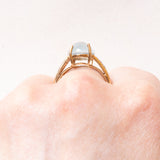 Anello vintage in oro giallo e bianco 9K con acquamarina (4.50ct ca.) e diamanti, anni ‘80