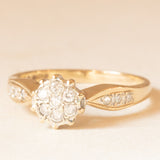 Anello vintage a fiore in oro giallo 9K con diamanti (0.16ctw ca.), anni ‘70/‘80
