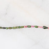 Collana vintage con tormaline verdi e rosa e con chiusura in oro giallo 18K