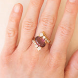 Anello bypass vintage in oro giallo 18K con tormalina rosa (4ct ca.) e diamanti di taglio brillante (0.90ctw ca.), anni ‘80