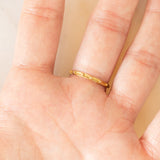 Raro anello rosario antico in oro giallo 18K con onice e perline bianche, fine ‘800/inizio ‘900