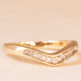 Anello a “V” vintage in oro giallo 9K con diamanti (0.07ctw ca.)