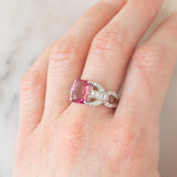Anello da cocktail vintage in platino con tormalina rosa (3.25ct) e diamanti (0.77ctw), anni ‘70/‘80