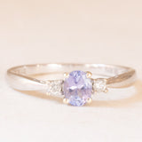 Trilogy vintage in oro bianco 9K con tanzanite (0.35ct ca.) e diamanti (0.03ctw ca.), anni ‘90