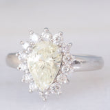 Anello a margherita e a goccia in platino con diamante centrale di 1.26ct e diamanti laterali (0.45ctw)