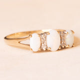 Anello vintage in oro giallo e bianco 9K con opali (0.55ctw ca.) e diamanti (0.06ctw ca.), anno 2003