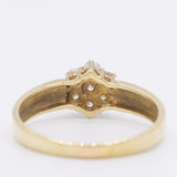 Anello a fiore con fede in oro giallo 14K con diamanti di taglio brillante (0.50ctw ca.), anni ‘80