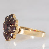 Anello a fiore vintage in oro giallo 8K con granati (2ctw ca.), anni ‘50/‘60
