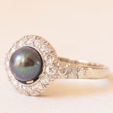 Anello a margherita vintage in oro bianco 14K con perla nera e diamanti di taglio brillante (0.40ctw ca.), anni ‘70