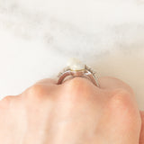 Anello contrarier vintage in oro bianco 18K con perle bianche e diamanti di taglio rosetta (0.36ctw ca.), anni ‘50/‘60