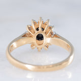 Anello a margherita vintage in oro giallo 9K con zaffiro (0.45ct ca.) e diamanti (0.10ctw ca.), anni ‘80