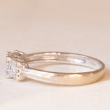 Anello “trilogy” in oro bianco 9K con diamanti (0.25ctw ca.), anni ‘80/‘90