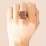 Anello vintage in oro giallo 9K con quarzo fumé inciso con testa di soldato romano, anno 1975