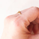 Anello da sigillo vintage a forma di cuore in oro giallo 9K