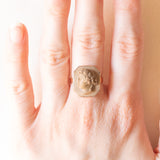 Anello vintage in oro giallo 9K con cammeo su lava, anni ‘40/‘50