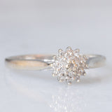 Anello a fiore vintage in oro bianco 9K con diamanti (0.10ctw ca.), anni ‘70/‘80