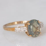 Anello vintage in oro giallo 9K con pietra verde e diamanti, anni ‘80/‘90