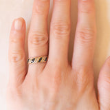 Anello vintage in oro giallo 9K con zaffiri (0.32ctw ca.) e diamanti (0.06ctw ca.), anno 1994