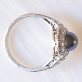 Anello a margherita vintage in oro bianco 14K con perla nera e diamanti di taglio brillante (0.40ctw ca.), anni ‘70