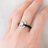 Anello vintage in stile Art Déco in platino con diamanti (centrale di 0.75ct) e onice