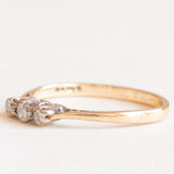 Trilogy vintage in oro giallo e bianco 9K con diamanti di taglio brillante (0.06ctw ca.)