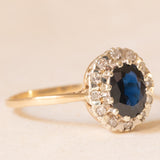 Anello a margherita vintage in oro giallo 9K con zaffiro (1.20ct ca.) e diamanti (0.12ctw ca.), anni ‘80/‘90