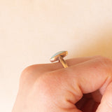 Anello antico in oro giallo 8K con opale, anni ‘10/‘20