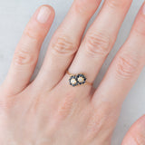 Toi et Moi con fiori in oro giallo 9K con zaffiri (0.40ctw ca.) e diamanti (0.02ctw ca.), anno 1997